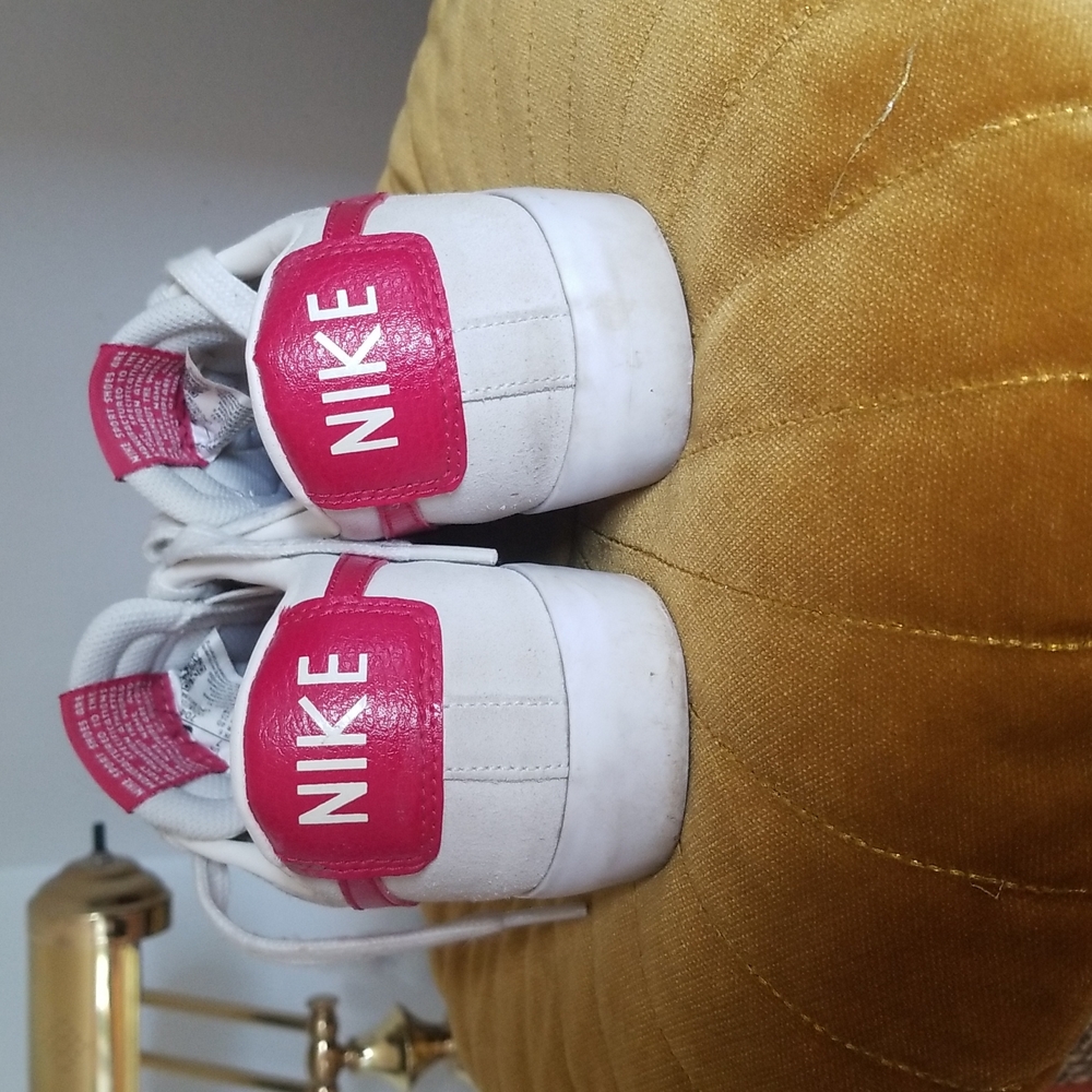 Shoes - Picture 3 of 8